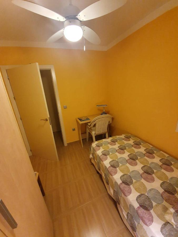 Room In Benidorm Downtown En Piso Compartido Alicante Bagian luar foto