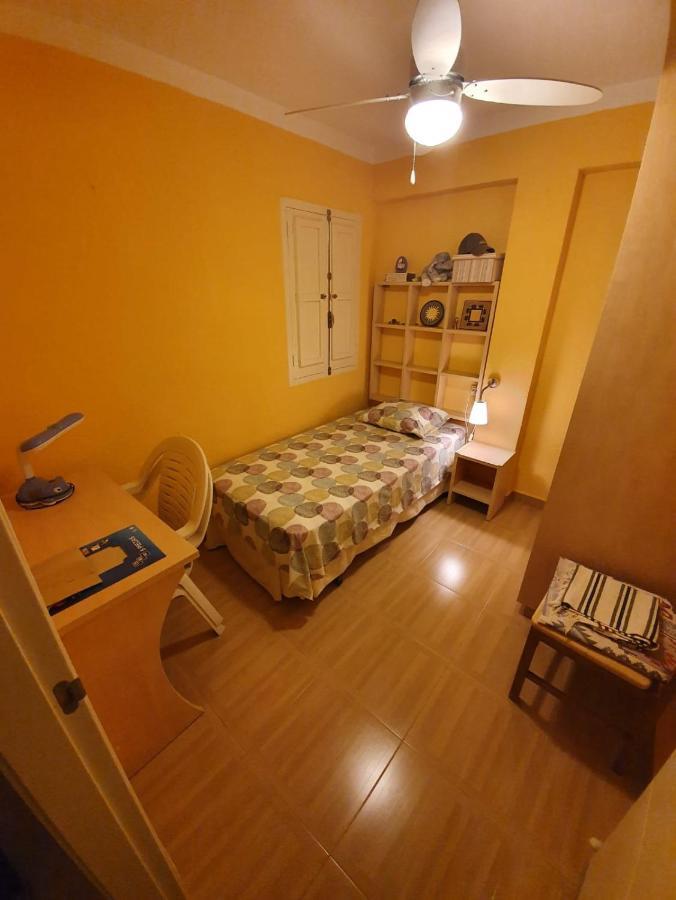 Room In Benidorm Downtown En Piso Compartido Alicante Bagian luar foto