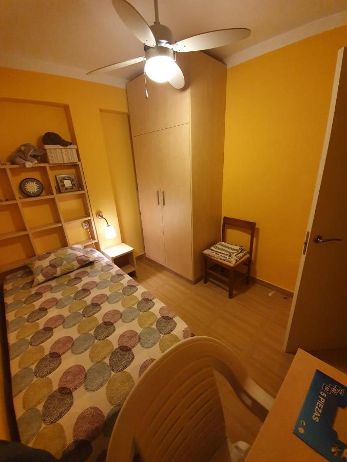 Room In Benidorm Downtown En Piso Compartido Alicante Bagian luar foto