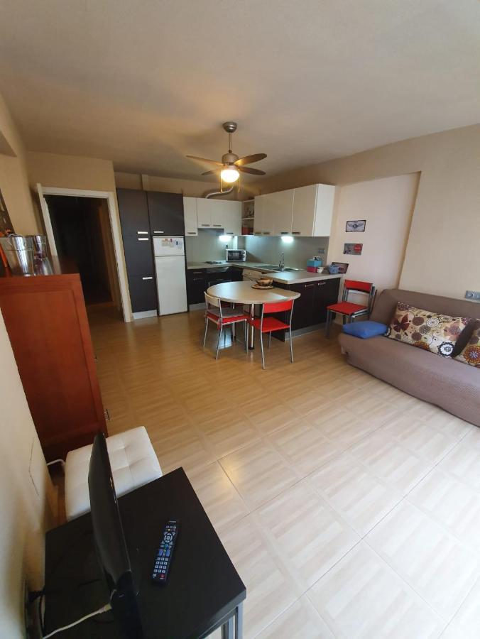 Room In Benidorm Downtown En Piso Compartido Alicante Bagian luar foto
