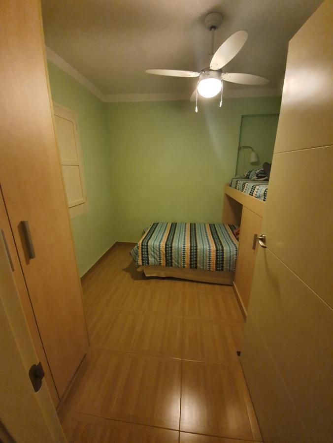 Room In Benidorm Downtown En Piso Compartido Alicante Bagian luar foto