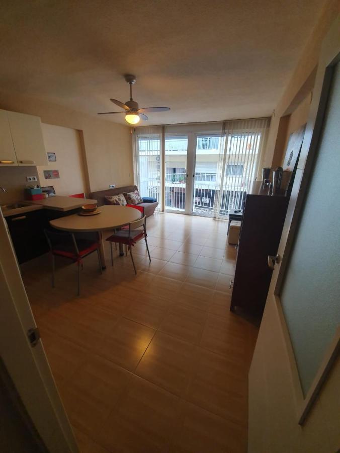 Room In Benidorm Downtown En Piso Compartido Alicante Bagian luar foto